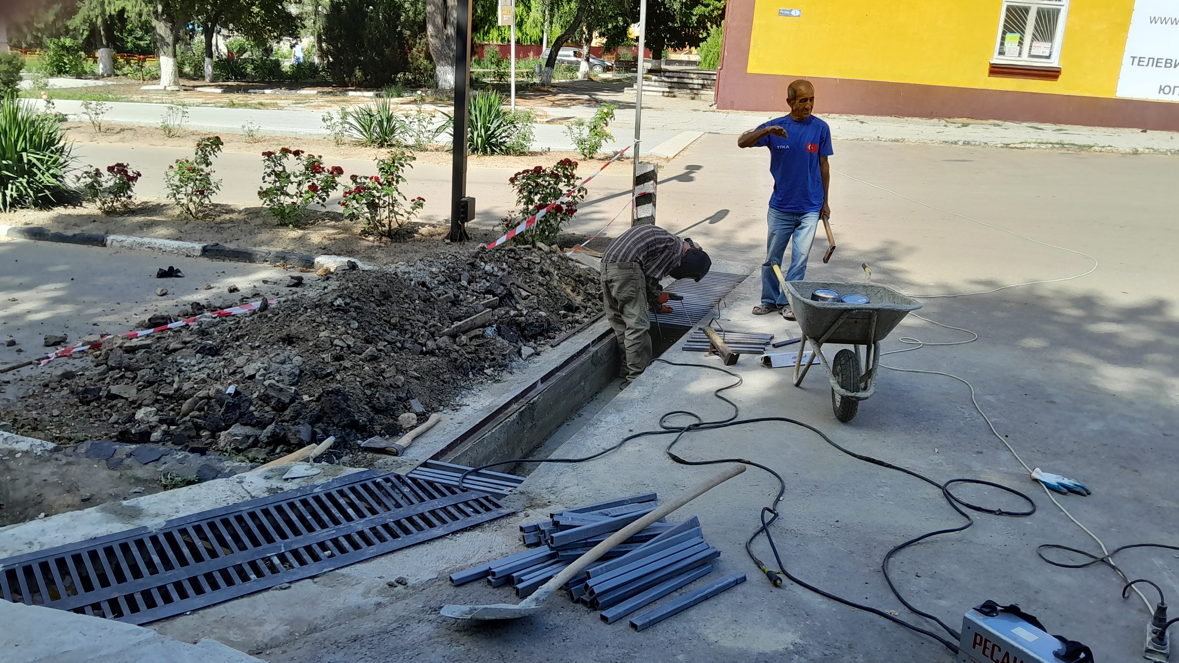 Заканчивается замена ливнёвки по двухстороннему движению в центре города.