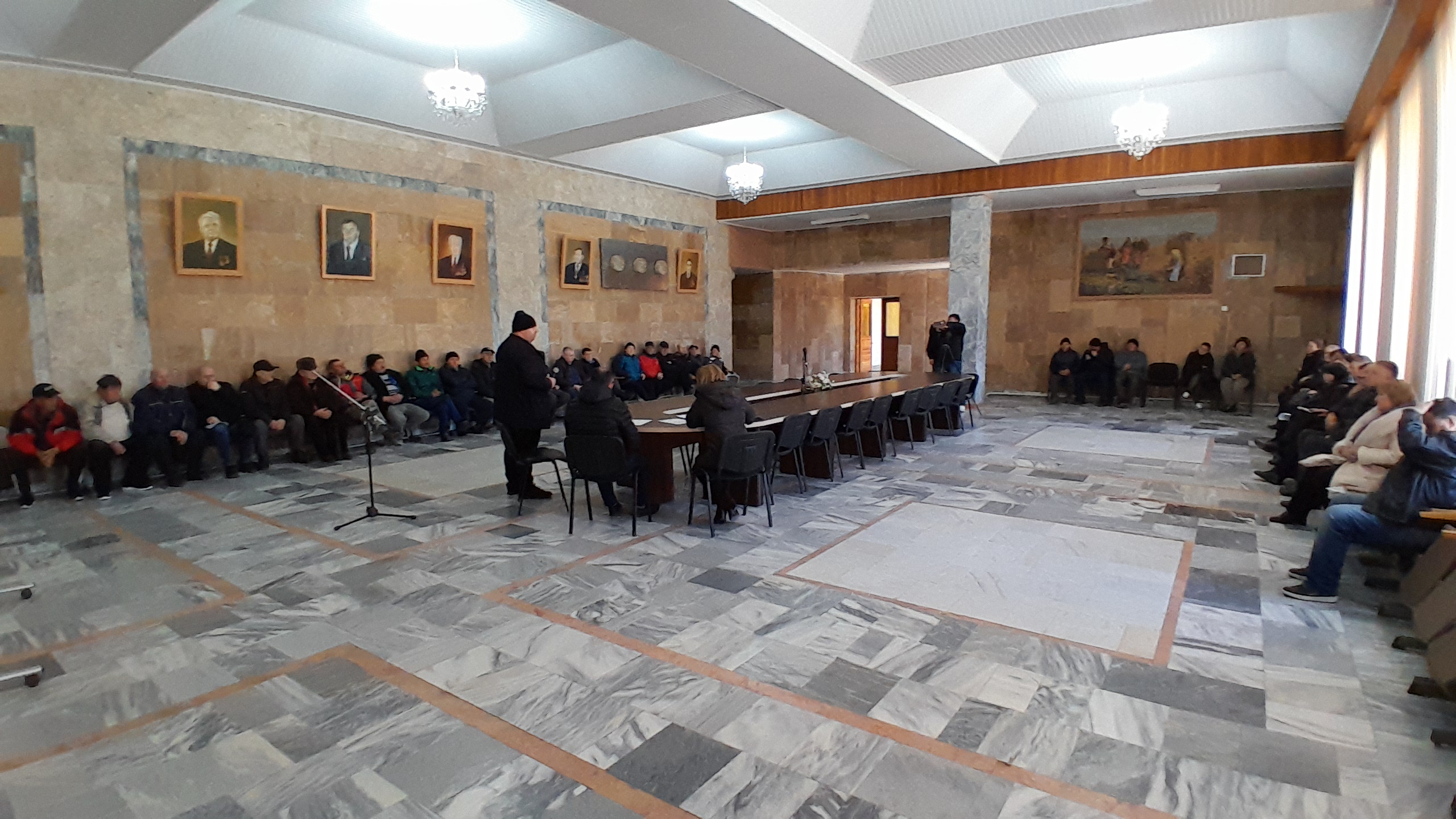 Публ слушания.